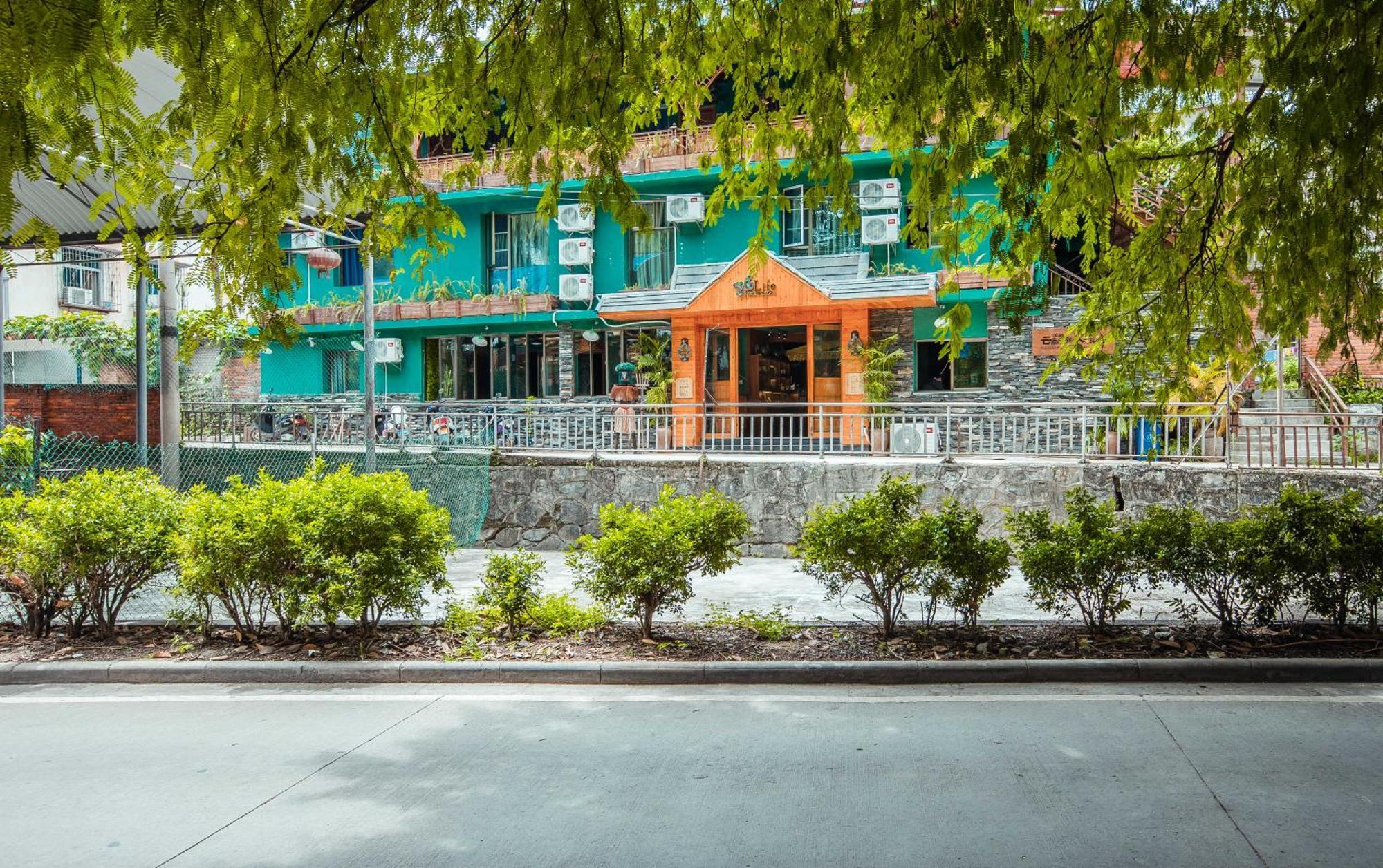 26Life Yunnan Ethnic Creative Inn Jinghong Exterior photo